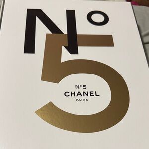 CHANEL No. 5 Box in White and Gold Chanel book 📖 limited edition